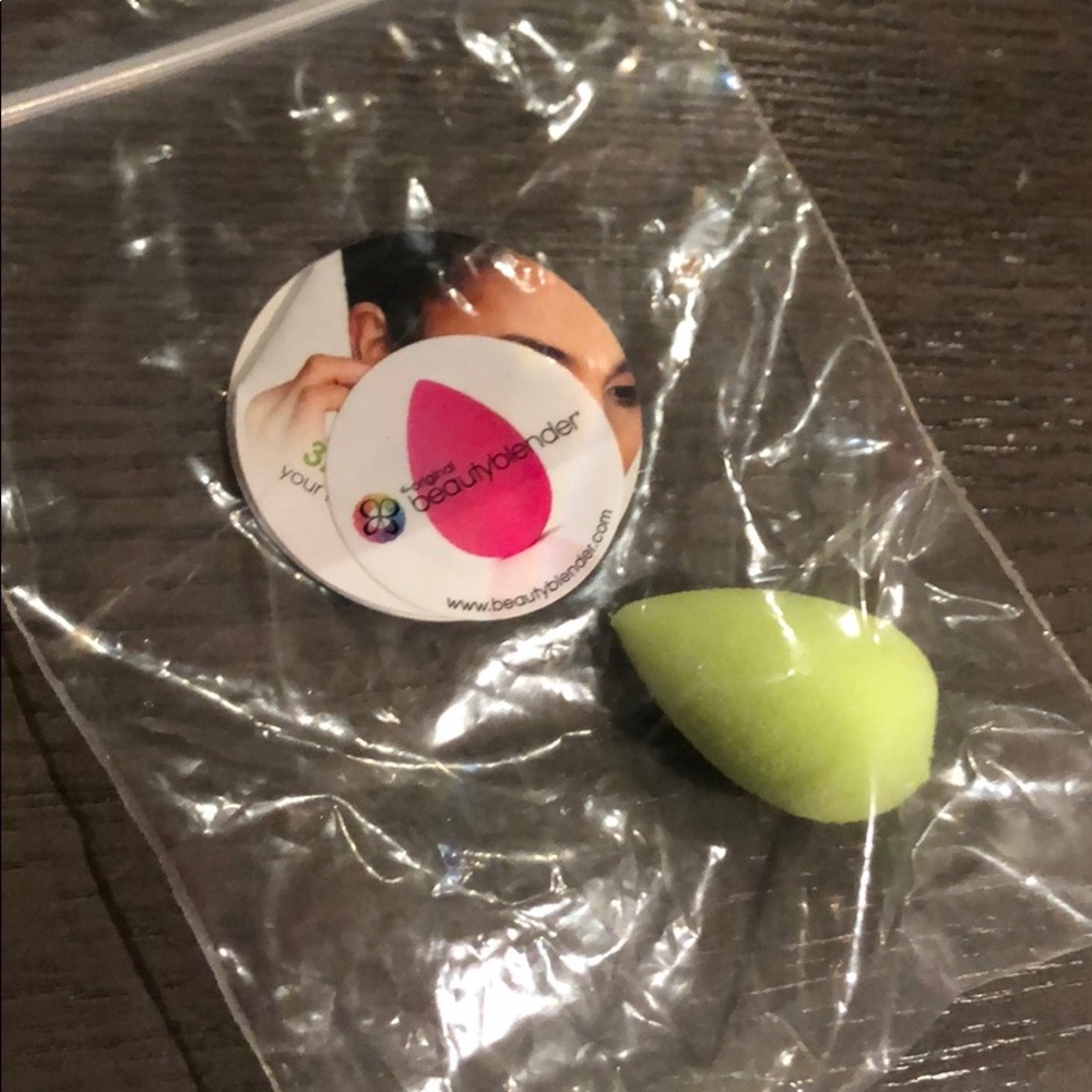 mini green beauty blender